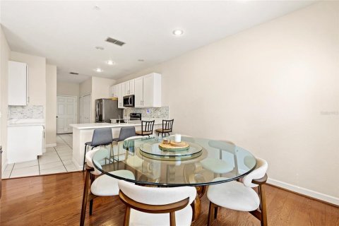 Villa ou maison à vendre à Maitland, Floride: 2 chambres, 152.36 m2 № 2403267 - photo 7
