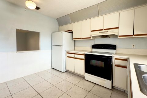 Купить кондоминиум в Лейк-Уорт, Флорида 4 комнаты, 95.13м2, № 2082687 - фото 6