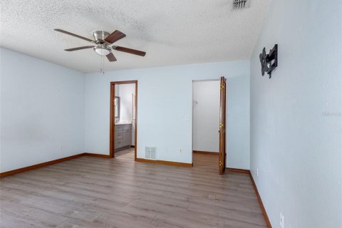 House in Largo, Florida 3 bedrooms, 101.73 sq.m. № 1869168 - photo 16