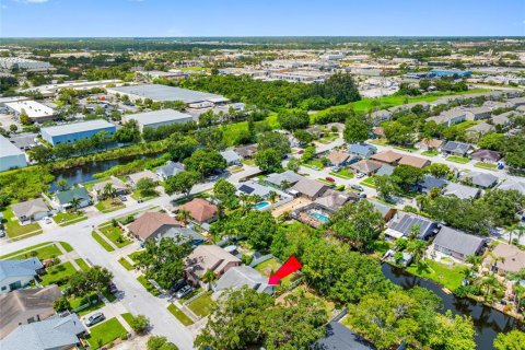 House in Largo, Florida 3 bedrooms, 101.73 sq.m. № 1869168 - photo 6