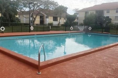 Copropriété à louer à Coral Springs, Floride: 1 chambre, 72.84 m2 № 1932224 - photo 11