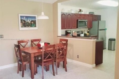 Copropriété à louer à Coral Springs, Floride: 1 chambre, 72.84 m2 № 1932224 - photo 3