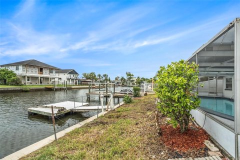 House in Hudson, Florida 3 bedrooms, 144.65 sq.m. № 1812594 - photo 30