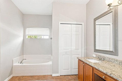 Villa ou maison à vendre à Spring Hill, Floride: 3 chambres, 217.95 m2 № 2345341 - photo 8
