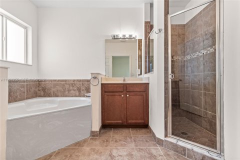 Снять в аренду таунхаус в Хомстед, Флорида 2 спальни, 150.13м2, № 1995855 - фото 19