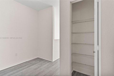 Снять в аренду таунхаус в Хомстед, Флорида 2 спальни, 150.13м2, № 1995855 - фото 27