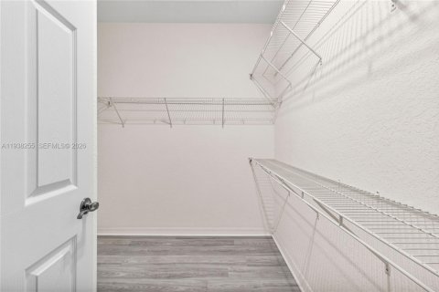 Снять в аренду таунхаус в Хомстед, Флорида 2 спальни, 150.13м2, № 1995855 - фото 24