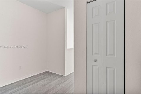 Снять в аренду таунхаус в Хомстед, Флорида 2 спальни, 150.13м2, № 1995855 - фото 26