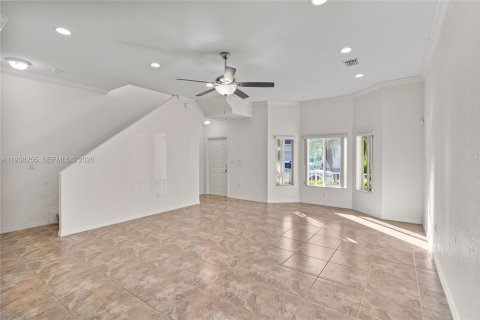 Снять в аренду таунхаус в Хомстед, Флорида 2 спальни, 150.13м2, № 1995855 - фото 6