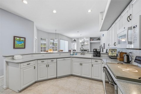 Villa ou maison à vendre à Tampa, Floride: 4 chambres, 233.46 m2 № 2210163 - photo 16