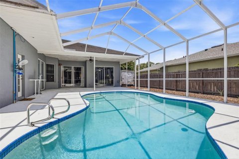 Villa ou maison à vendre à Tampa, Floride: 4 chambres, 233.46 m2 № 2210163 - photo 9