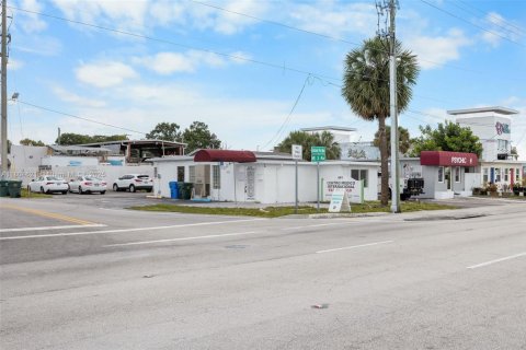 Propiedad comercial en venta en Oakland Park, Florida № 1750400 - foto 20