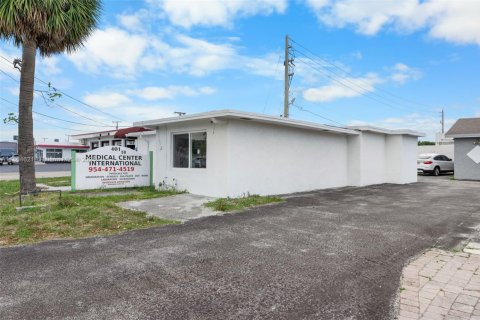 Propiedad comercial en venta en Oakland Park, Florida № 1750400 - foto 24