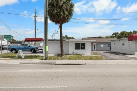 Propiedad comercial en venta en Oakland Park, Florida № 1750400 - foto 22