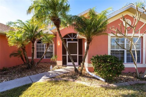 House in Punta Gorda, Florida 4 bedrooms, 214.05 sq.m. № 1919938 - photo 6