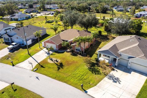 House in Punta Gorda, Florida 4 bedrooms, 214.05 sq.m. № 1919938 - photo 3