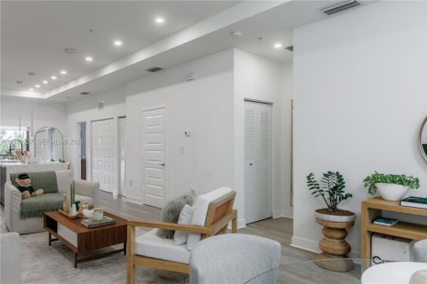 Condominio en venta en Doral, Florida, 2 dormitorios, 99.59 m2 № 2022133 - foto 12