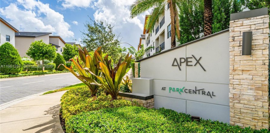 Condominio en Doral, Florida, 2 dormitorios  № 2022133