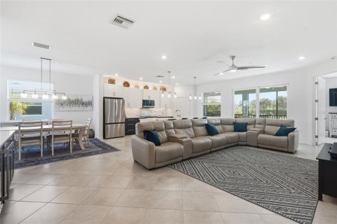 Copropriété à vendre à Punta Gorda, Floride: 3 chambres, 196.02 m2 № 2199460 - photo 2
