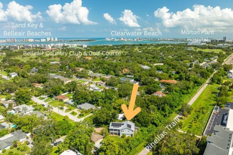 House in Belleair, Florida 3 bedrooms, 285.4 sq.m. № 1805384 - photo 4