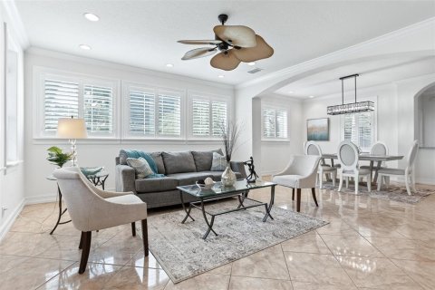 House in Belleair, Florida 3 bedrooms, 285.4 sq.m. № 1805384 - photo 6