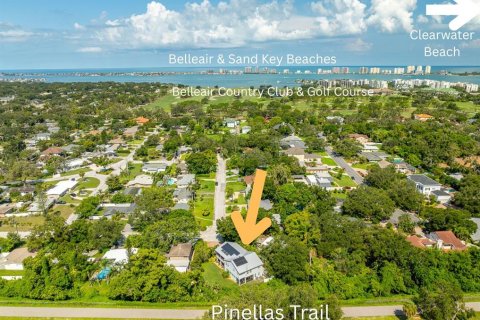 House in Belleair, Florida 3 bedrooms, 285.4 sq.m. № 1805384 - photo 3
