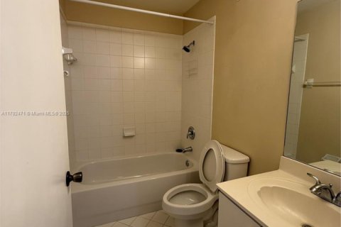 Снять в аренду кондоминиум в Хомстед, Флорида 2 спальни, 75.72м2, № 1696413 - фото 10