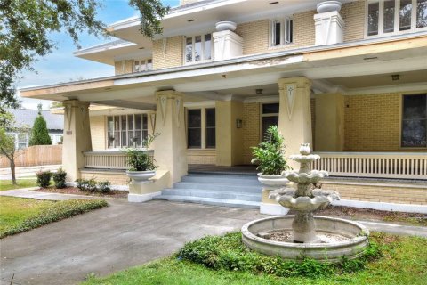 House in Lakeland, Florida 7 bedrooms, 621.14 sq.m. № 2396801 - photo 3