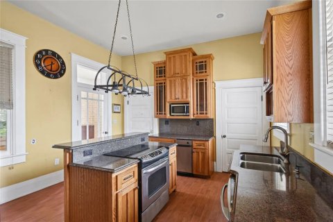 House in Lakeland, Florida 7 bedrooms, 621.14 sq.m. № 2396801 - photo 12
