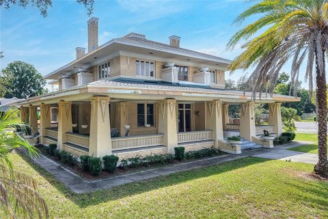 House in Lakeland, Florida 7 bedrooms, 621.14 sq.m. № 2396801