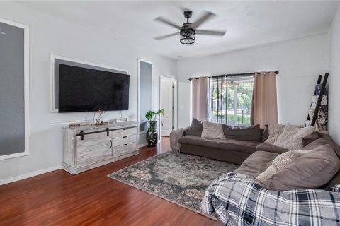 House in Orlando, Florida 4 bedrooms, 170.2 sq.m. № 2152071 - photo 23