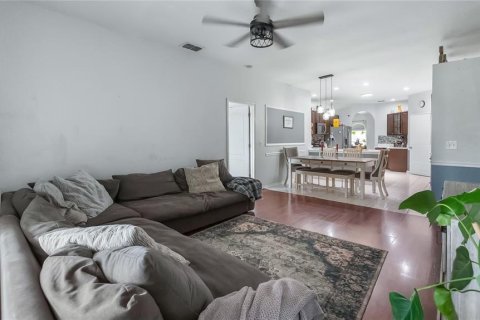 House in Orlando, Florida 4 bedrooms, 170.2 sq.m. № 2152071 - photo 25