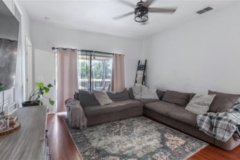 House in Orlando, Florida 4 bedrooms, 170.2 sq.m. № 2152071 - photo 24
