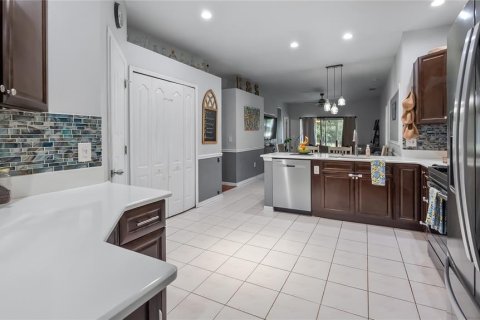 House in Orlando, Florida 4 bedrooms, 170.2 sq.m. № 2152071 - photo 18