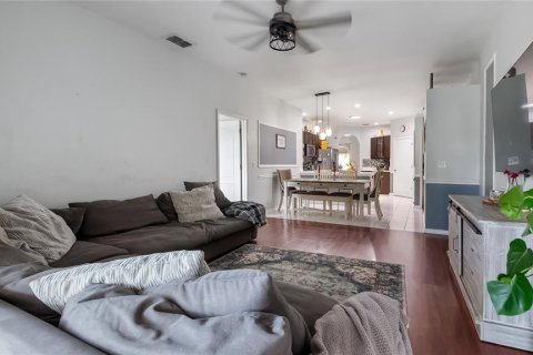House in Orlando, Florida 4 bedrooms, 170.2 sq.m. № 2152071 - photo 26