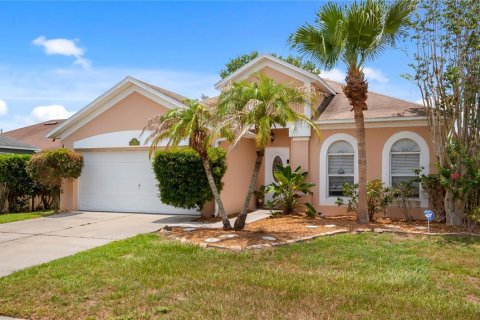 House in Orlando, Florida 4 bedrooms, 170.2 sq.m. № 2152071 - photo 3