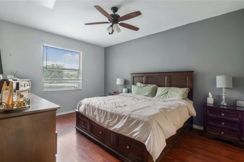 House in Orlando, Florida 4 bedrooms, 170.2 sq.m. № 2152071 - photo 27