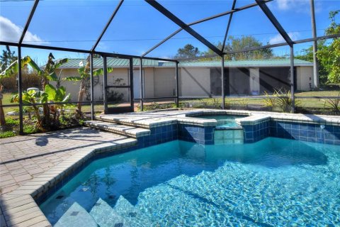 House in Mulberry, Florida 3 bedrooms, 127.83 sq.m. № 1919349 - photo 8
