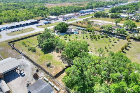 House in Mulberry, Florida 3 bedrooms, 127.83 sq.m. № 1919349 - photo 30