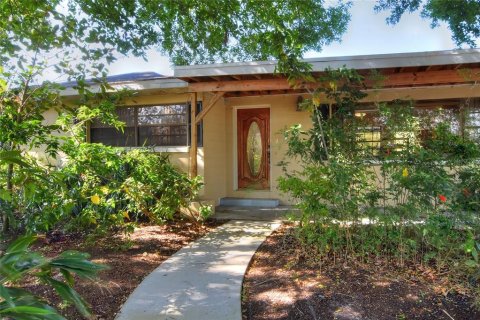 House in Mulberry, Florida 3 bedrooms, 127.83 sq.m. № 1919349 - photo 1