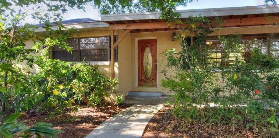 House in Mulberry, Florida 3 bedrooms, 127.83 sq.m. № 1919349