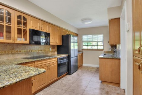 House in Mulberry, Florida 3 bedrooms, 127.83 sq.m. № 1919349 - photo 3
