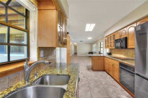 House in Mulberry, Florida 3 bedrooms, 127.83 sq.m. № 1919349 - photo 5