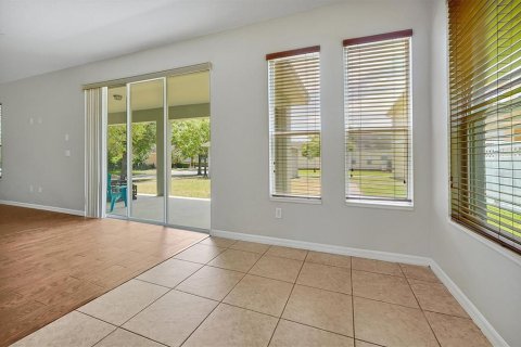 House in Winter Garden, Florida 4 bedrooms, 252.42 sq.m. № 1656930 - photo 13