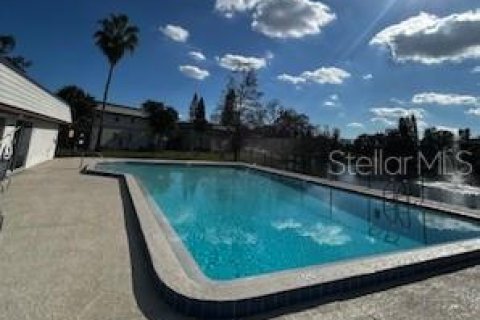 Condo in Winter Garden, Florida, 2 bedrooms  № 2213633 - photo 15