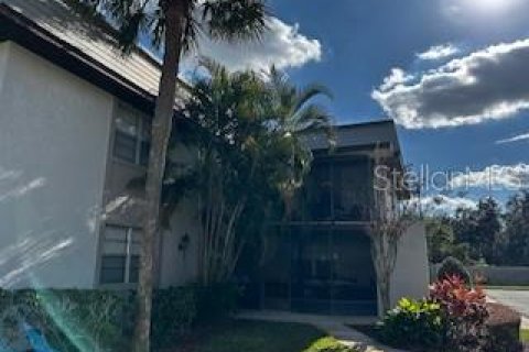 Condo in Winter Garden, Florida, 2 bedrooms  № 2213633 - photo 2