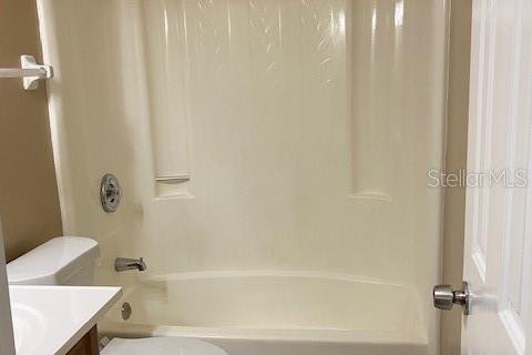 Condo in Winter Garden, Florida, 2 bedrooms  № 2213633 - photo 11