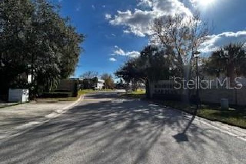 Condo in Winter Garden, Florida, 2 bedrooms  № 2213633 - photo 12