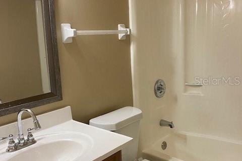 Condo in Winter Garden, Florida, 2 bedrooms  № 2213633 - photo 10