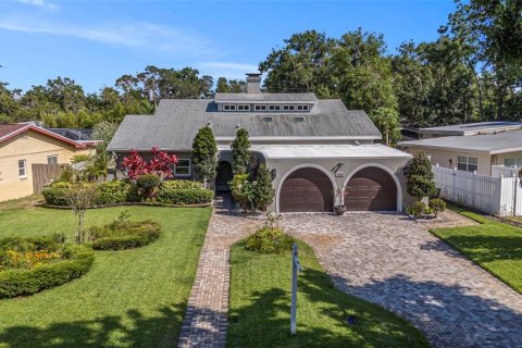 Villa ou maison à Saint Petersburg, Floride 3 chambres, 223.24 m2 № 2291564
